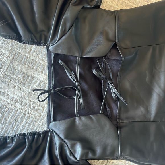 ❌FREE H&M faux leather fitted dress - Picture 7 of 8